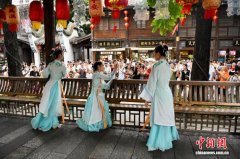 国庆假期 福州三坊七巷人气旺